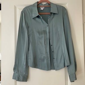Ann Taylor Loft size 6 100% silk blouse